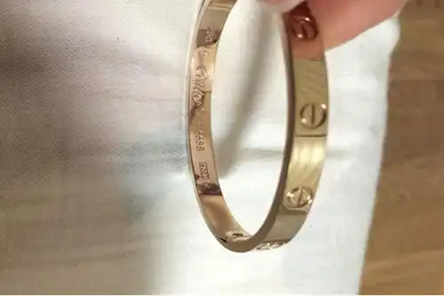 卡地亚750手镯怎看真假