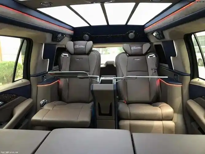 18款凯迪拉克凯雷德总统一号包牌包税白菜价