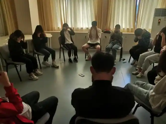 人工智能学院团体心理辅导活动顺利开展