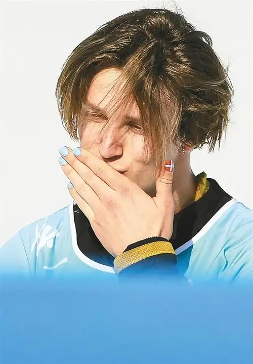 中国小伙迎首秀书写历史挪威帅哥美甲秀引人关注