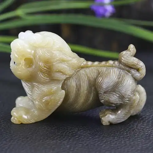 和田玉手把件狮子 152.337克