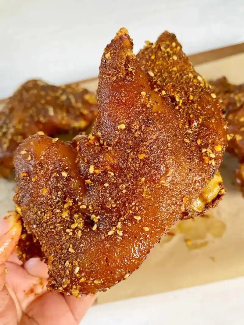 这个香辣孜然烤猪蹄一定要学,秒杀路边摊,#年夜饭 安排上#抖 - 抖音