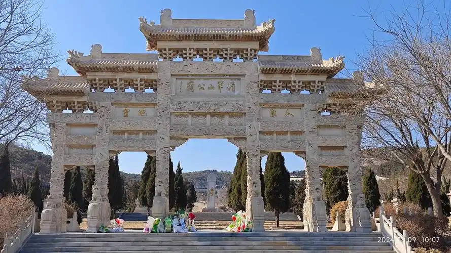 大连十大墓园排行榜(0411-86843489)将军山公墓!