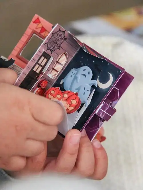 万圣节自制立体书和宝宝手掌一般大