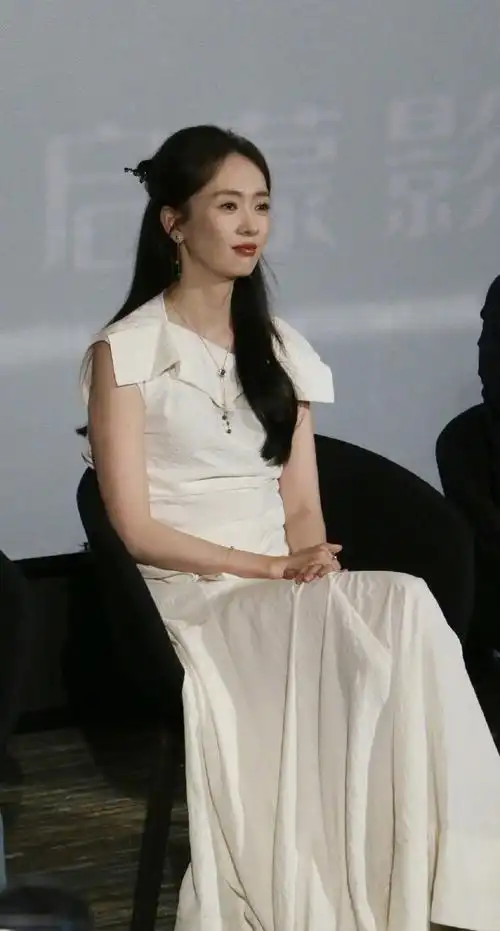 童瑶说想逃离拍摄现场##微暗之火