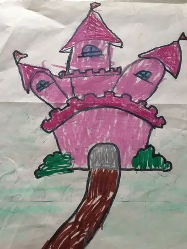 用手指画的奇型房子