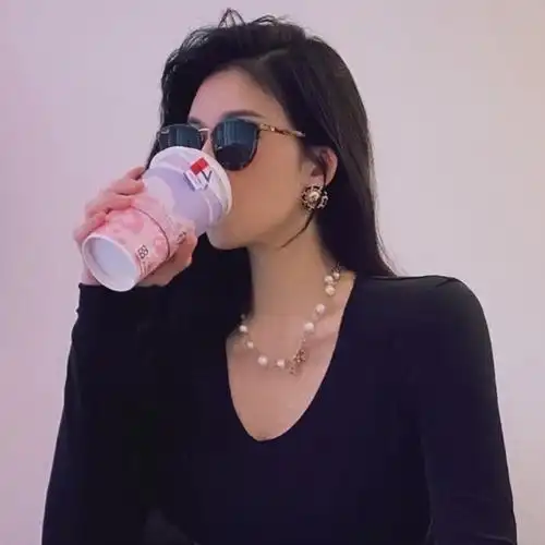 超拽冷酷女孩高冷头像高冷/霸气的女生头像黑白高清御姐女头高冷御姐