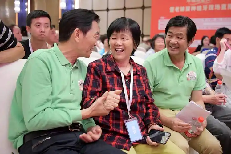 火爆全城 | 浙江6频道《钱塘老娘舅》联合杭州牙科医院"幸福舅