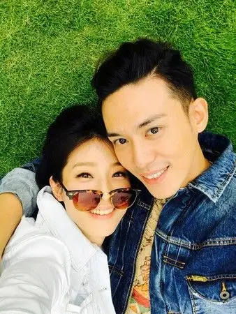 赖雅妍,陈楚河「亲密高清照」!东京约会贴脸躺怀里闪瞎