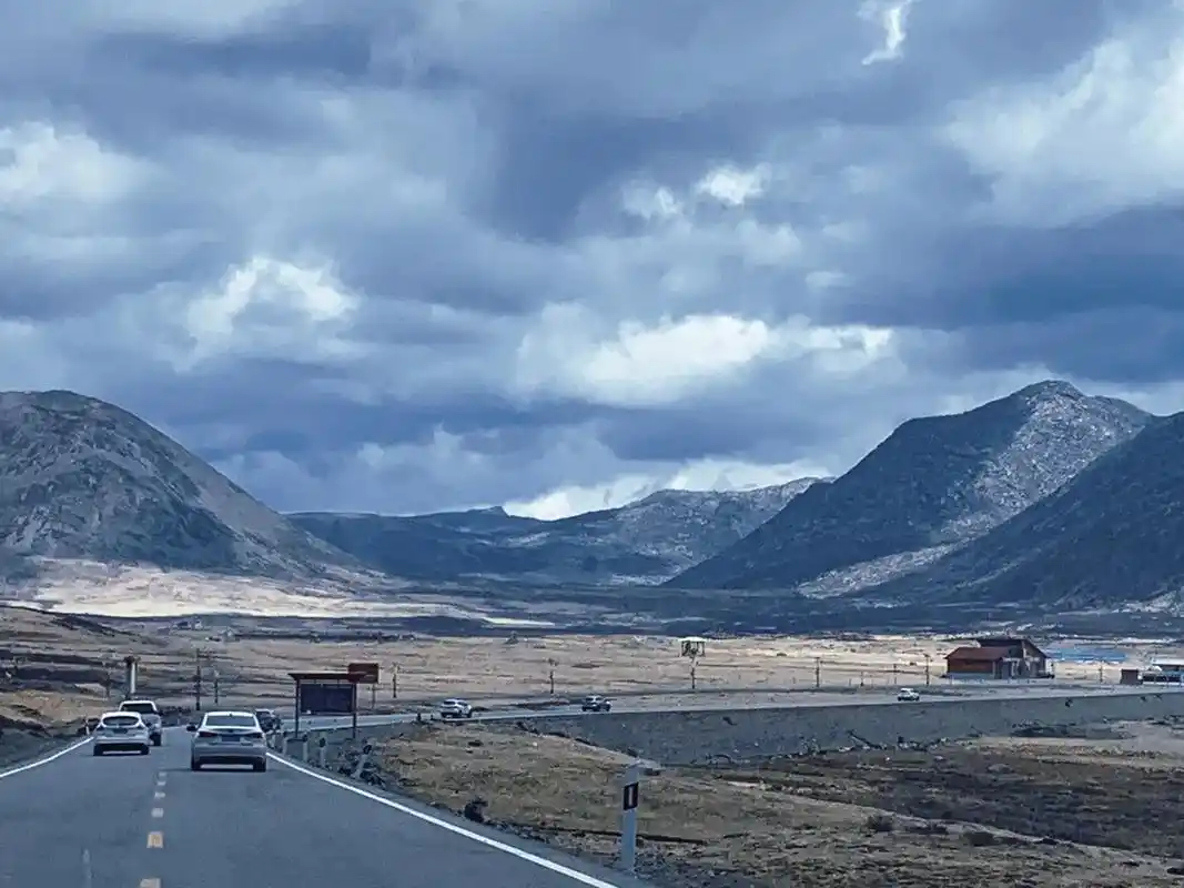 川藏线 #青藏线 #自驾游 二十多岁的年纪,除了苟且于生活 - 抖音