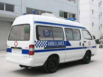 金杯阁瑞斯救护车