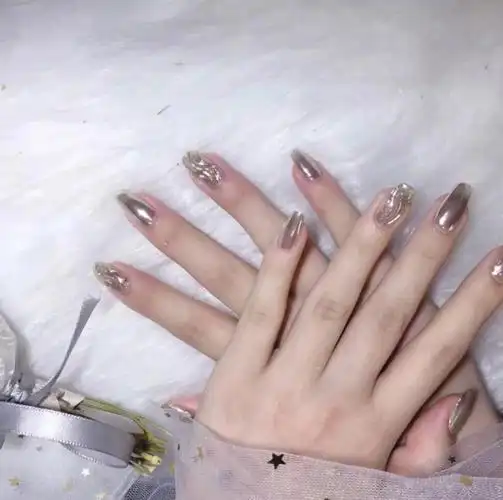 夏季爆款魔镜粉美甲,干净又特别显气质!_全网