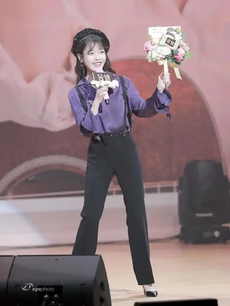 看不到脚的iu04#iu李知恩 - 抖音