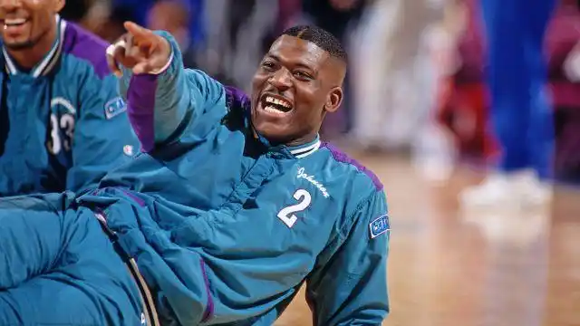 "大妈"拉里-约翰逊生涯精彩瞬间 残暴球风堪称暴力美学代表