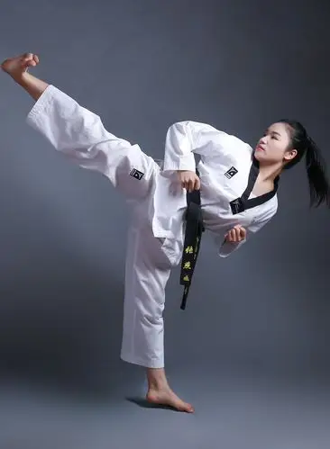 中国跆拳道协会教练员 国际公认跆拳道黑带二段 中国跆拳道协会大众一