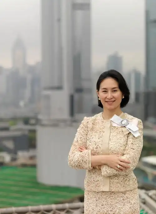 "赌王"女儿何超琼当选南方航空独董,身家270亿【微发信息网】