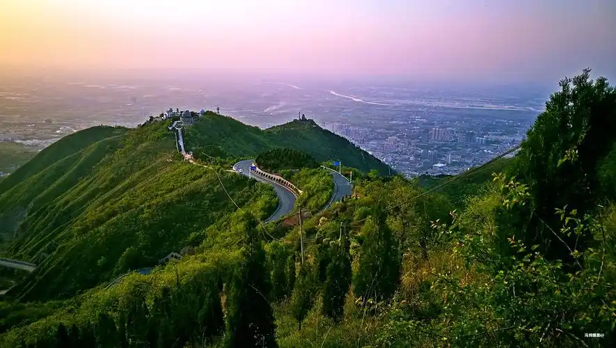 有很多故事的美丽大山一一一骊山
