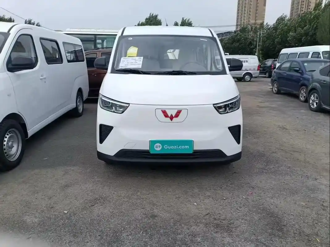 2025年6月上牌五菱扬光,续航300公里,75w动力,白色