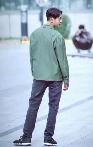 男明星侧背影照陈伟霆比例好蔡徐坤艺术感最后一位让人心动