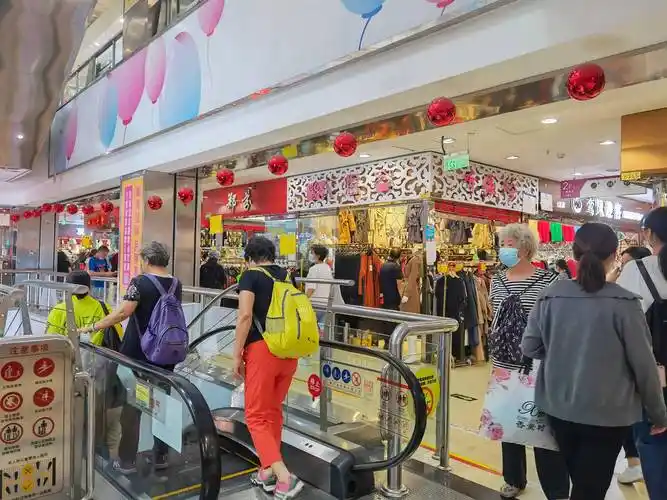 曾经是北京市规模最大的服装批发市场之一