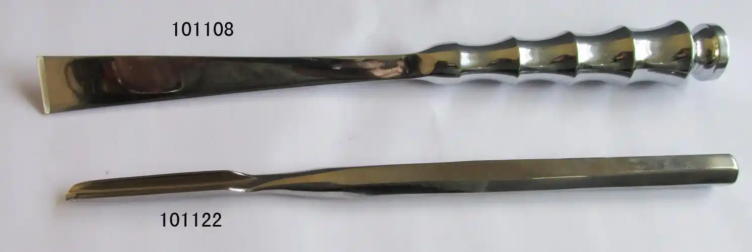 产品编码产品名称规格型号数量单位101178截骨刀23cm