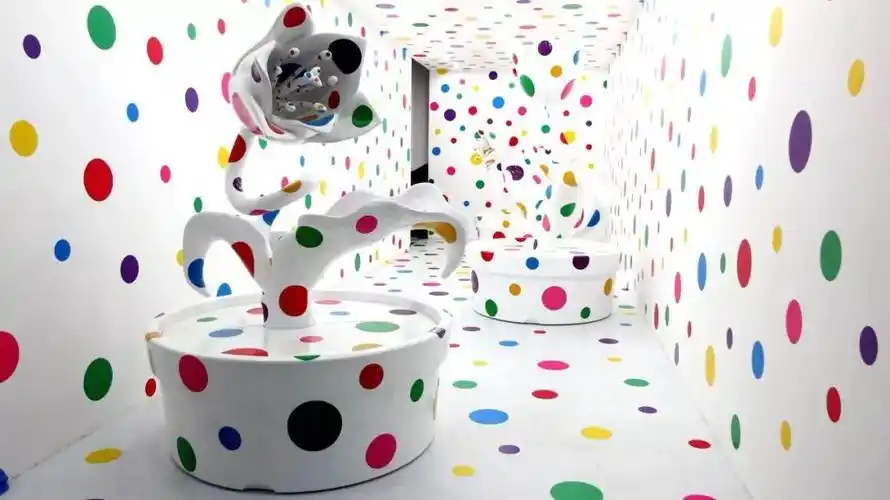 蓝天 2月10日 华南百斯德绿天地 波点的装饰很另类 波点的服