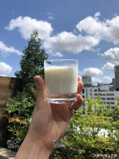 防弹少年团bts力量!当田柾国公开一杯牛奶的照片后