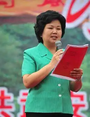 邢质斌不接拍医药专题广告片值得尊敬(图)