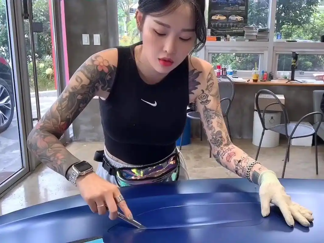 花臂女神 #汽车美容#贴膜 #抖音图文来了