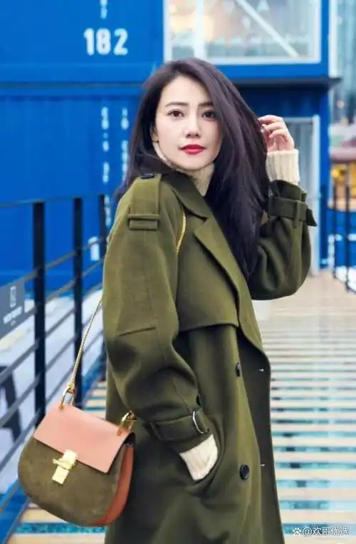 学冻龄美女高圆圆这样穿搭,让你美得不忍直视哦!