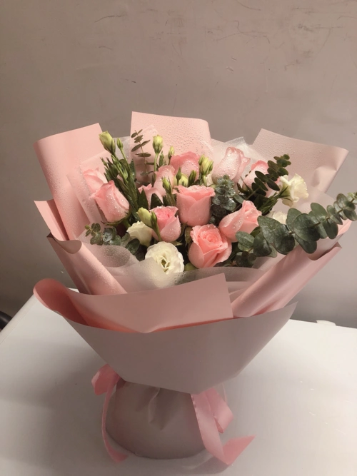 180****3681   5分  好评   一大早闺蜜就收到花了,她很惊喜,很漂亮