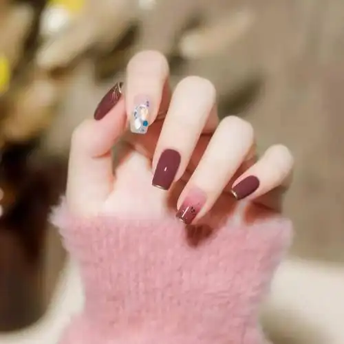 适合手黑妹子的10款美甲,不是只有红色才显白