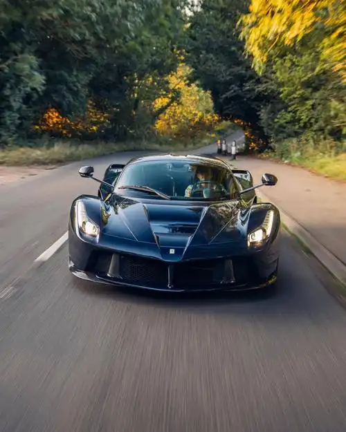 法拉利ferrarilaferrari