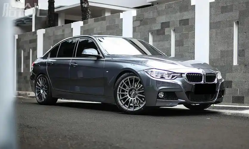 宝马3系f30安装多条辐显运动感oz lm