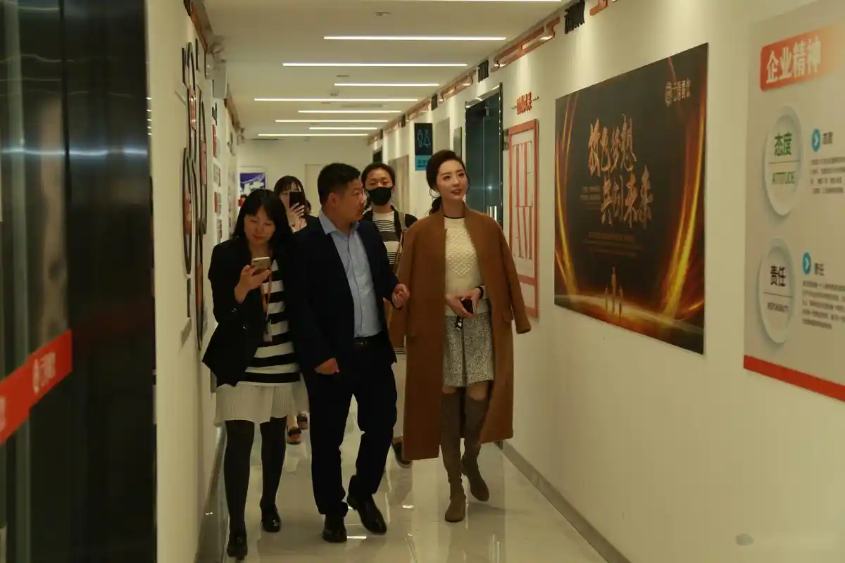 大师姐陶珞依"南京超鸡爱品牌"签约仪式圆满成功感谢品牌obbligato