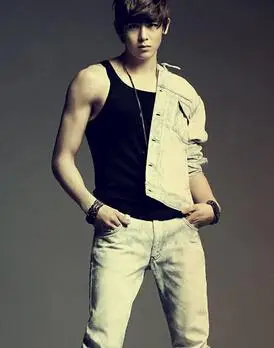 尼坤暴打昌珉是真的吗 尼坤的个人资料简历 尼坤的女友是谁