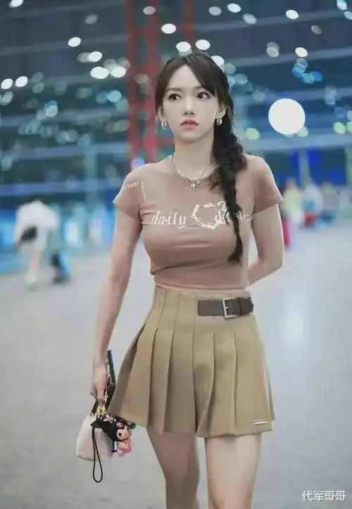 程潇,因上围丰满被称"奶潇"|韩国|首尔|乐器|宇宙少女|lisa|华语音乐