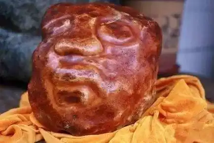 形似人脸奇石引关注 专家估值1.2亿元