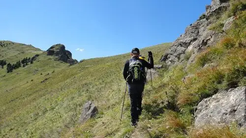 常徒步登山该怎么保护膝关节