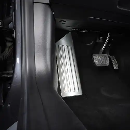 适用特斯拉model3/y20/21款油门刹车踏板休息踏板防滑免打孔配件