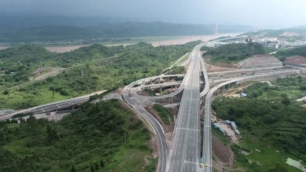 重庆主城与长寿间新增一条快速便捷通道渝长复线高速公路今日15时正式