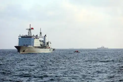 参于演习的军山湖号补给舰.(谢智扬摄)