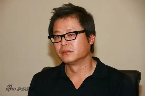 图文陈琳前夫举行记者会沈永革眼眶泛红