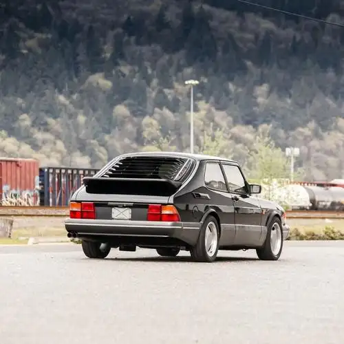 saab900spg一部被称为特殊性能组的萨博车