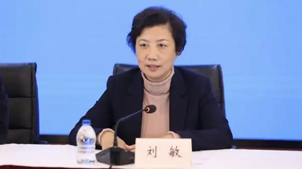 2时,上海市举行第92场疫情防控新闻发布会,市商务委副主任刘敏介绍