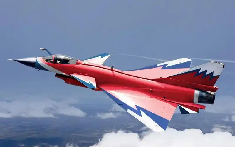 中国歼-10战斗机桌面壁纸之高清军事壁纸