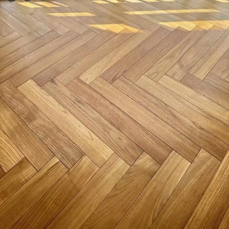 今天来深圳客户家拍个柚木人字拼安装效果.#实木地热地板 #柚 - 抖音