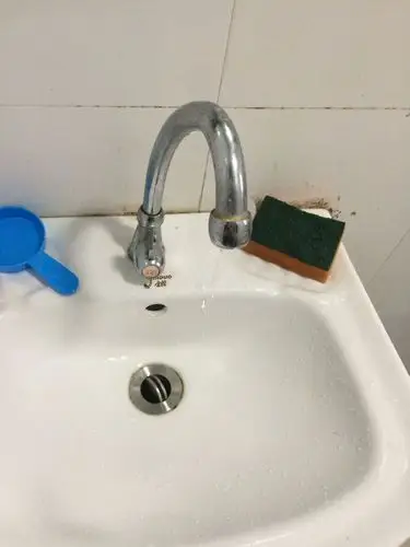 水龙头漏水,哪里出问题了?能修好吗?