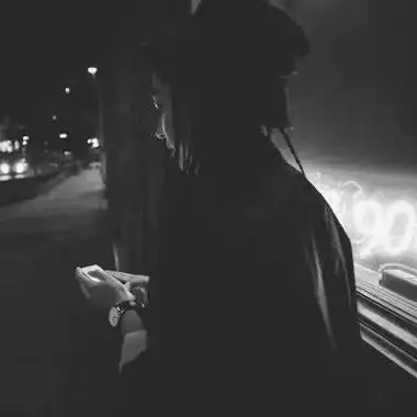 高清好看有意境的qq头像女生黑白伤感头像