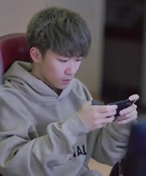 职业选手和主播都用什么手机打游戏伞兵不求人新动态揭晓答案